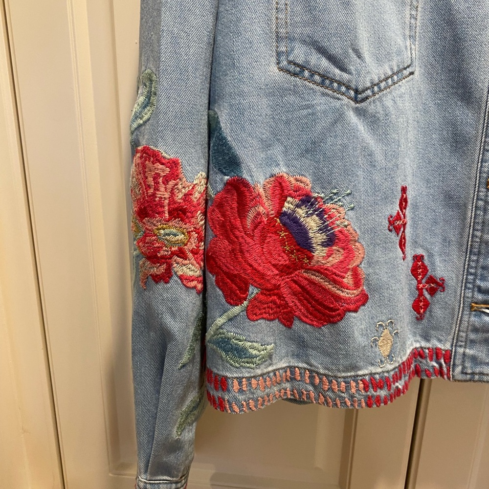 Johnny Was XL Embroidered Denim Jacket with Red Floral Accents - Picture 5 of 7